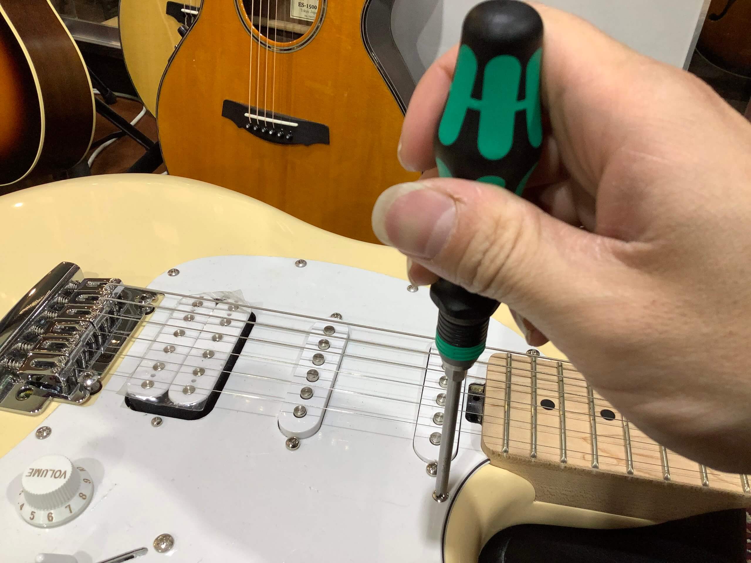 【ブログ】 リペア科出身スタッフも欲しい!Wera Guitar tool set