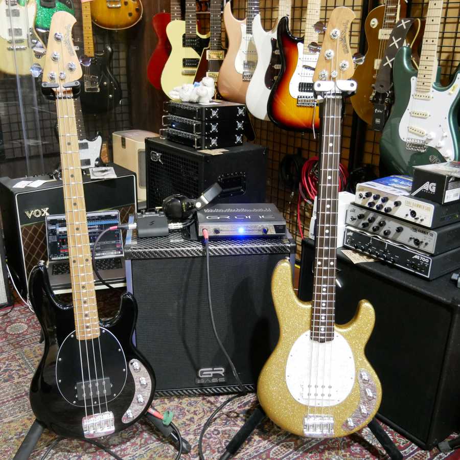 【キラキラ・ブーツィー】MUSIC MAN StingRay Special 4を話題のピュアアンプでチェック!!